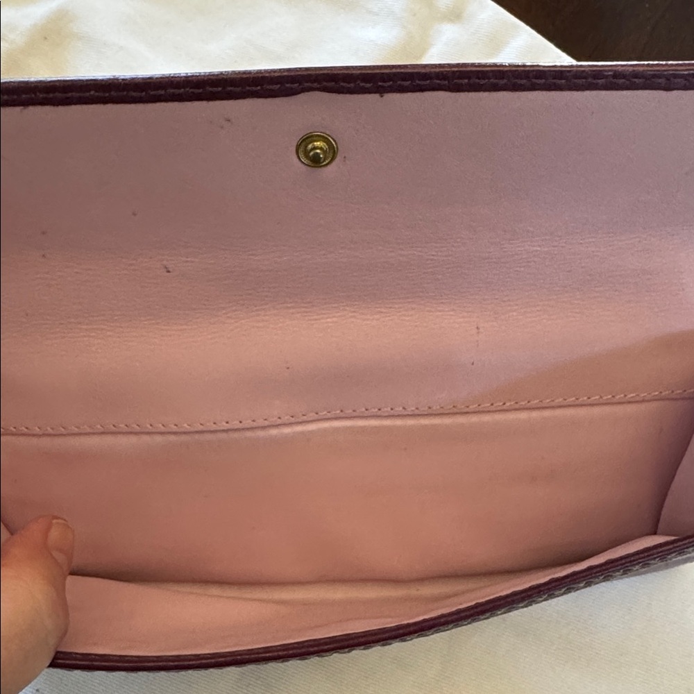 Coach vintage Hampton turnlock wallet in plum & pink  leather, brass hardware - Picture 5 of 15